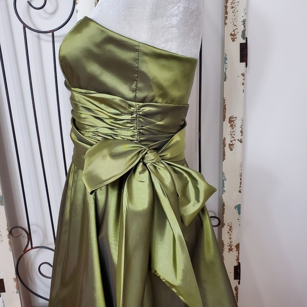 David's bridal satin formal strapless dress size 8 - Picture 7 of 7